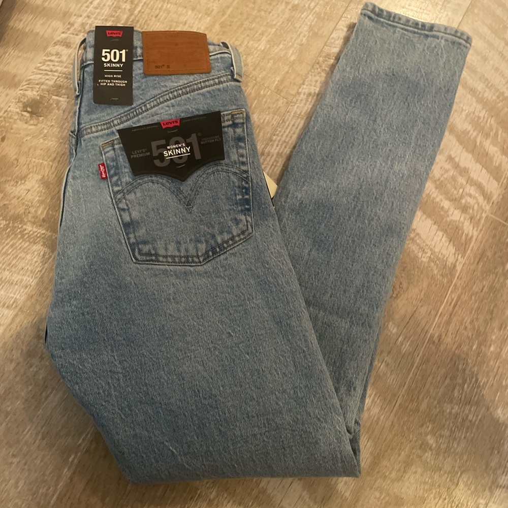 Levis High Rise Skinny Jeans 25x28